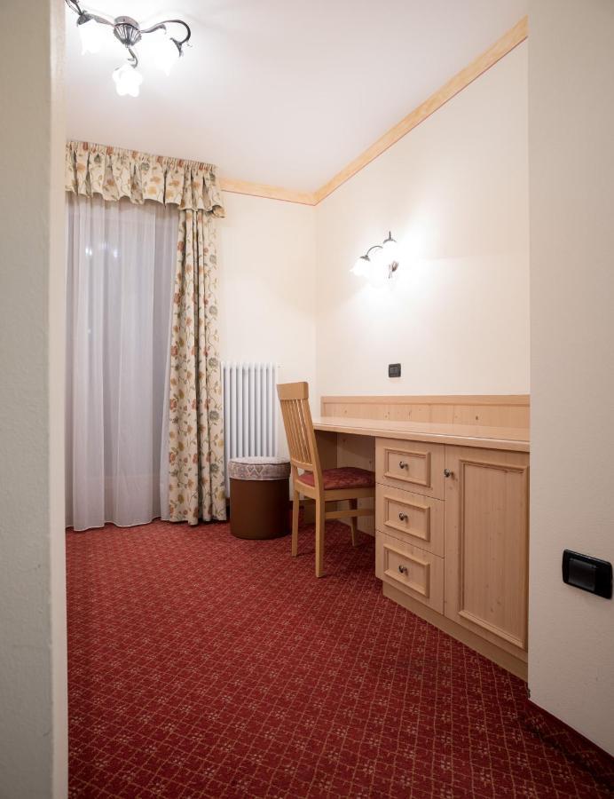 Hotel Crepei Поца ди Фаса Екстериор снимка