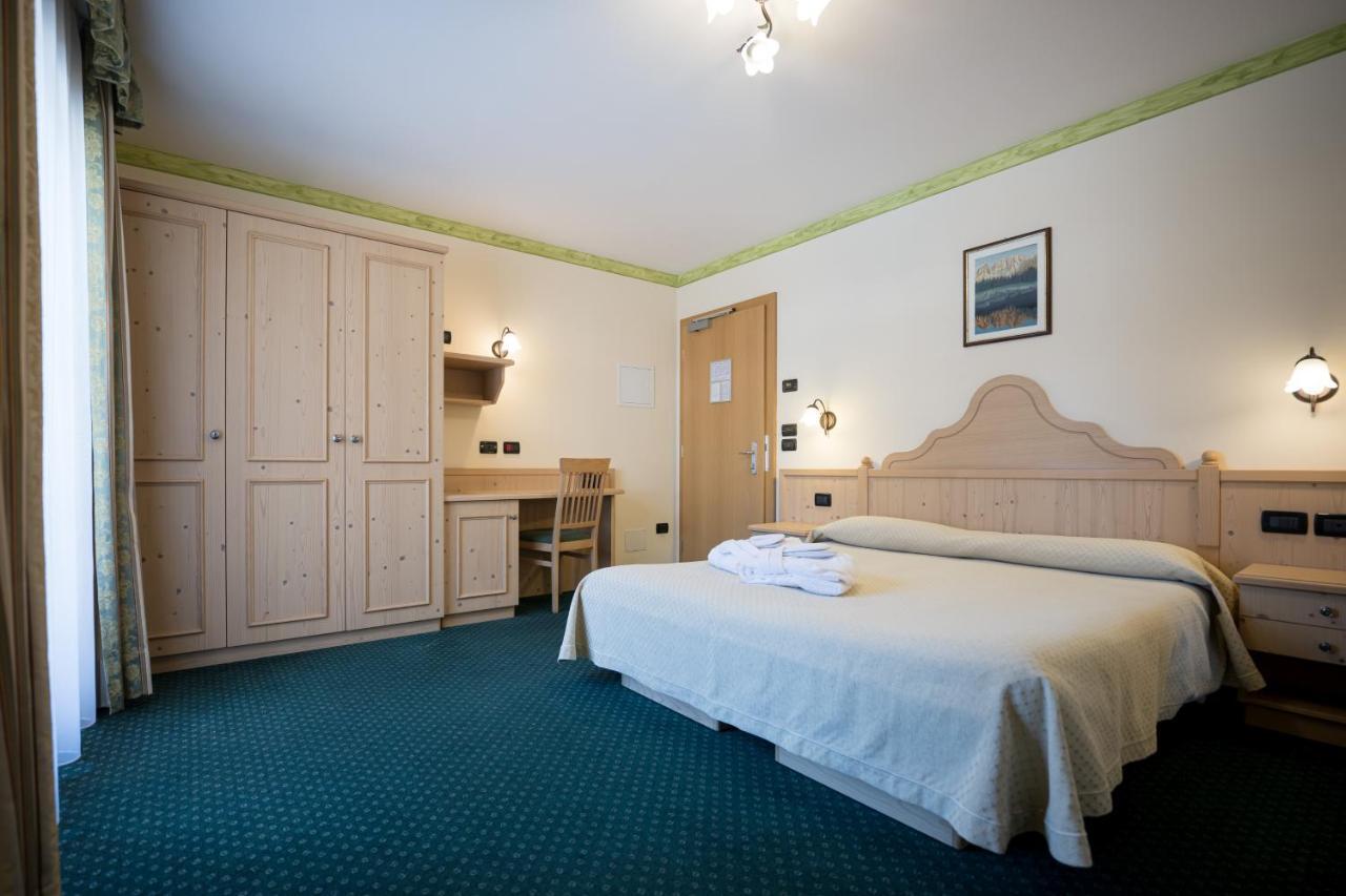 Hotel Crepei Поца ди Фаса Екстериор снимка