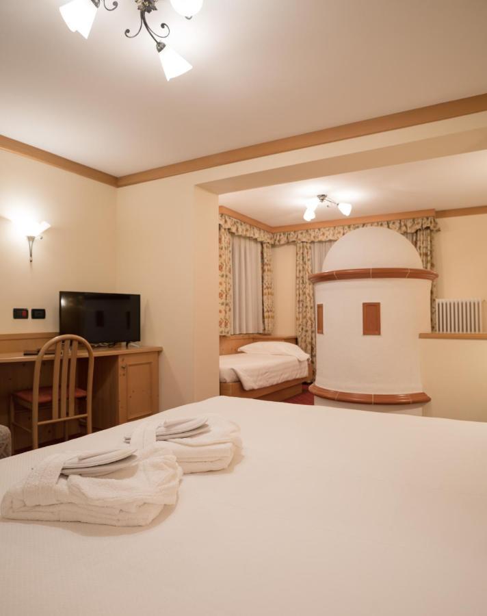 Hotel Crepei Поца ди Фаса Екстериор снимка