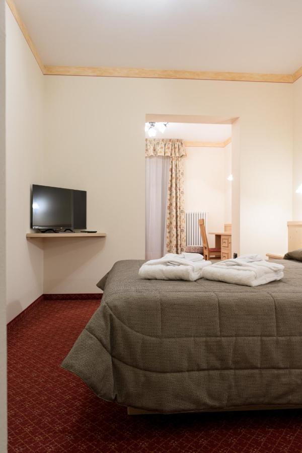 Hotel Crepei Поца ди Фаса Екстериор снимка