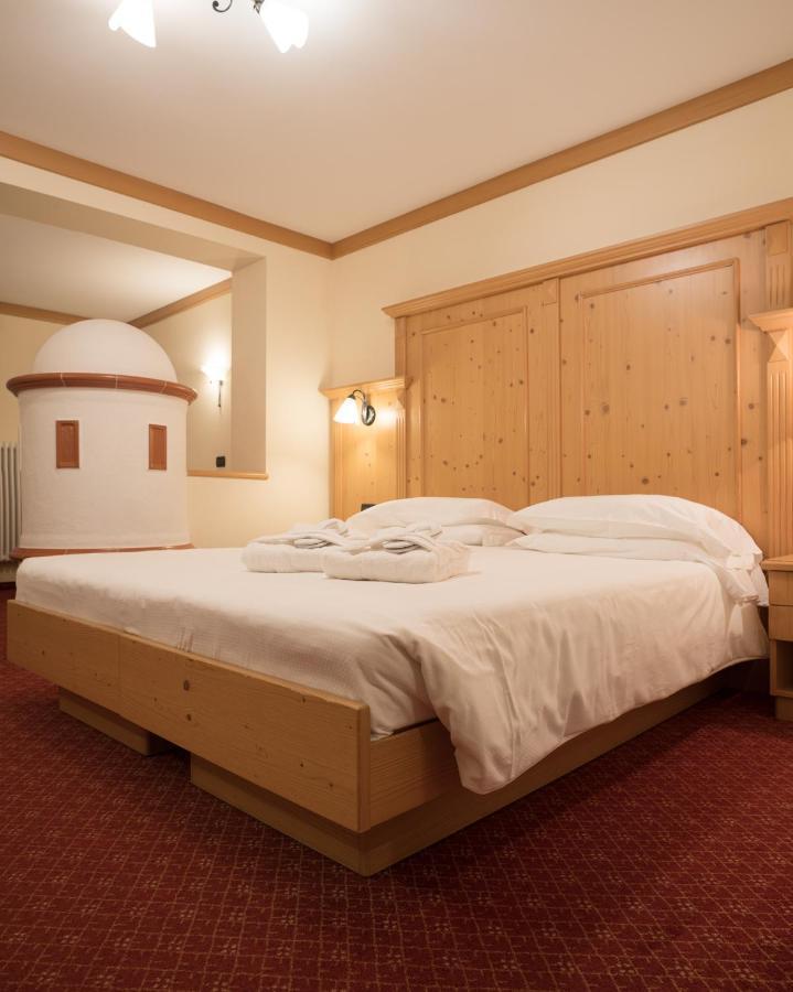 Hotel Crepei Поца ди Фаса Екстериор снимка