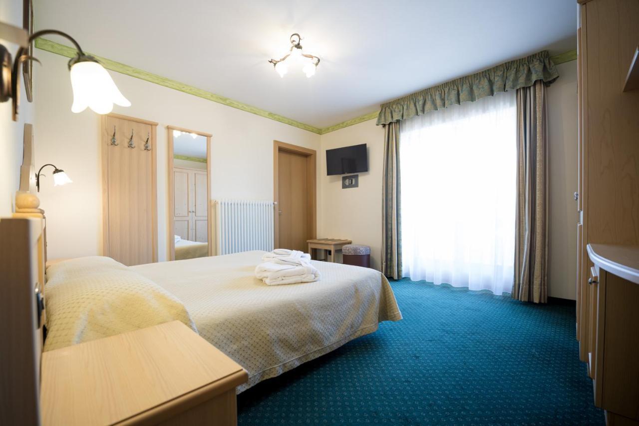 Hotel Crepei Поца ди Фаса Екстериор снимка