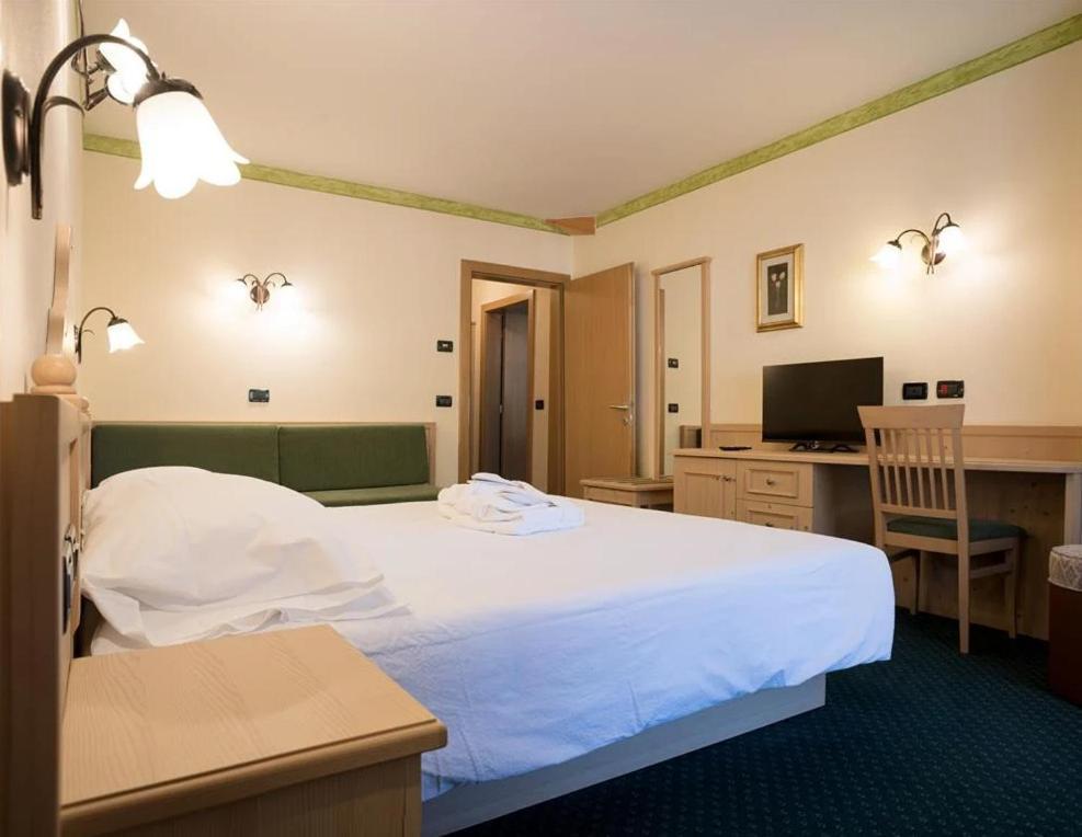 Hotel Crepei Поца ди Фаса Екстериор снимка