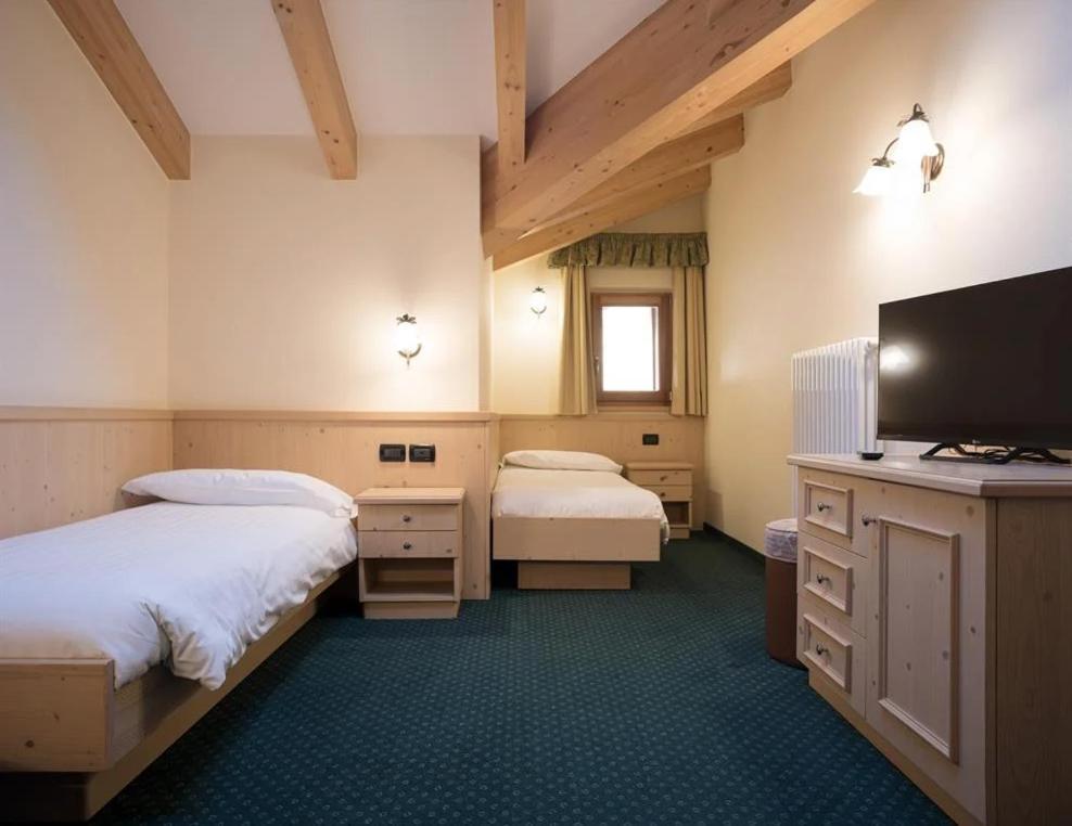 Hotel Crepei Поца ди Фаса Екстериор снимка
