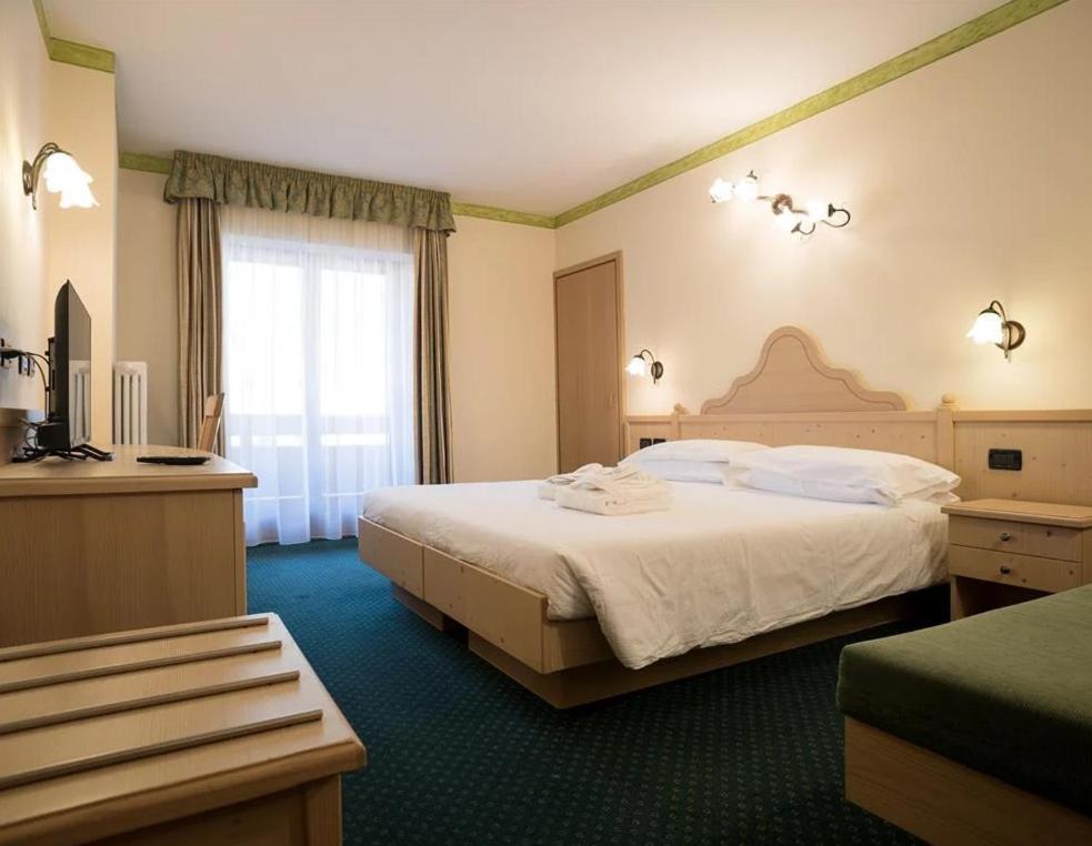Hotel Crepei Поца ди Фаса Екстериор снимка